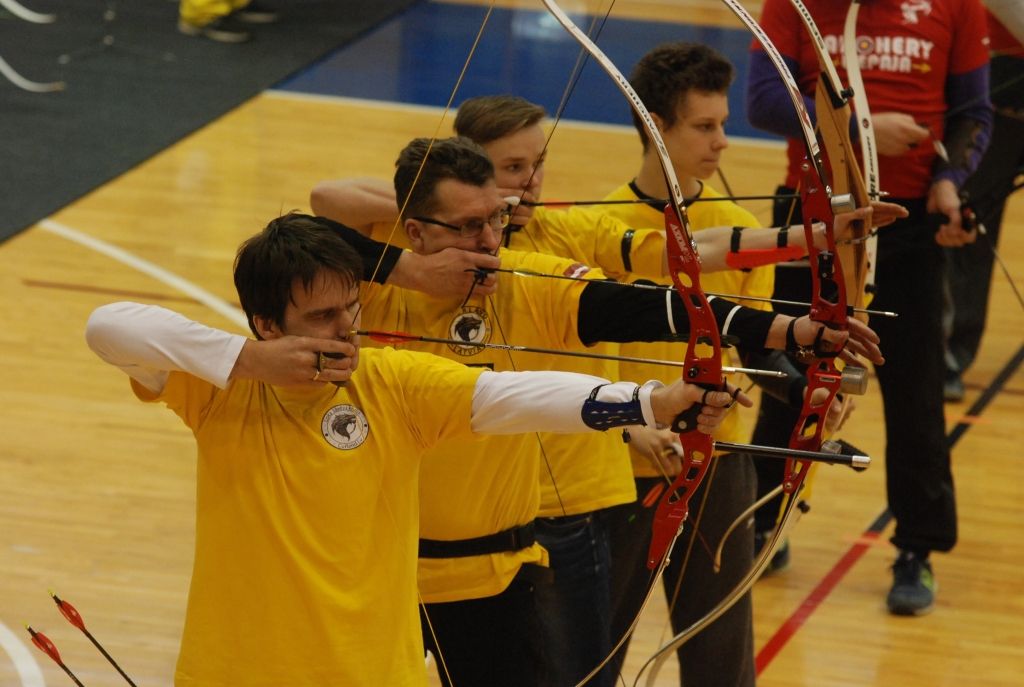 Grobiņā noskaidros Baltijas čempionus loka šaušanā