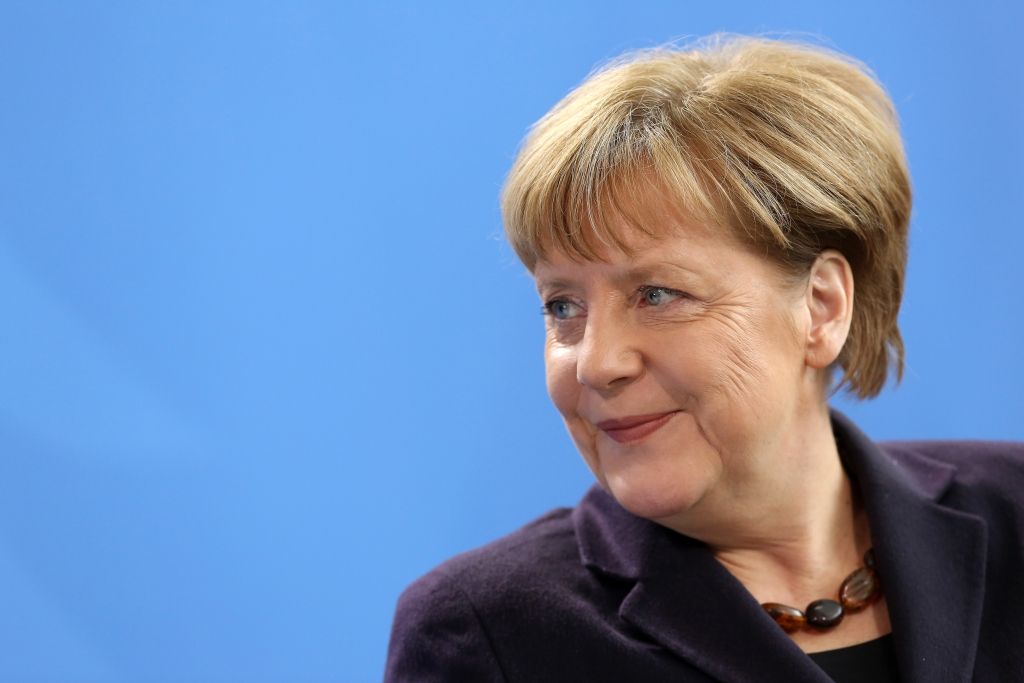Merkele: Komandu sporta veidi var palīdzēt integrēt bēgļus Vācijas sabiedrībā