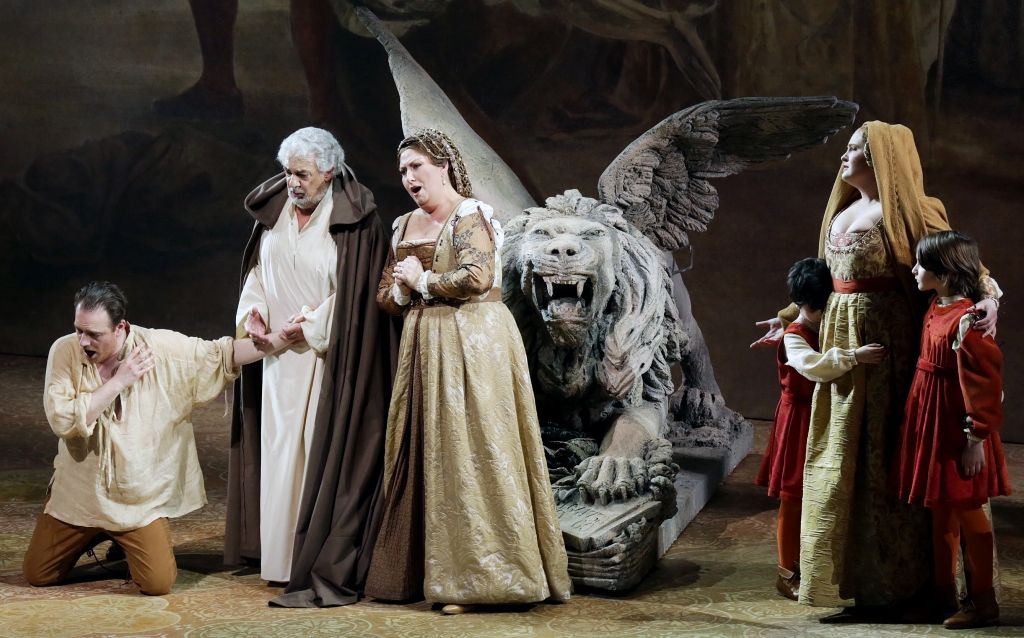 Alvja Hermaņa iestudētā Verdi opera Divi Foskāri. Nāve Venēcijā