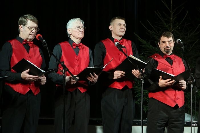 Vīru vokālais ansamblis "Dziedonis" aicina uz koncertu "Ar smaidu eju tev pretī"
