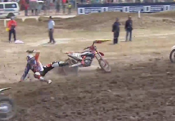 VIDEO: Pauls Jonass gan krīt, gan izceļ startu Taizemē; posma kopvērtējumā piektais