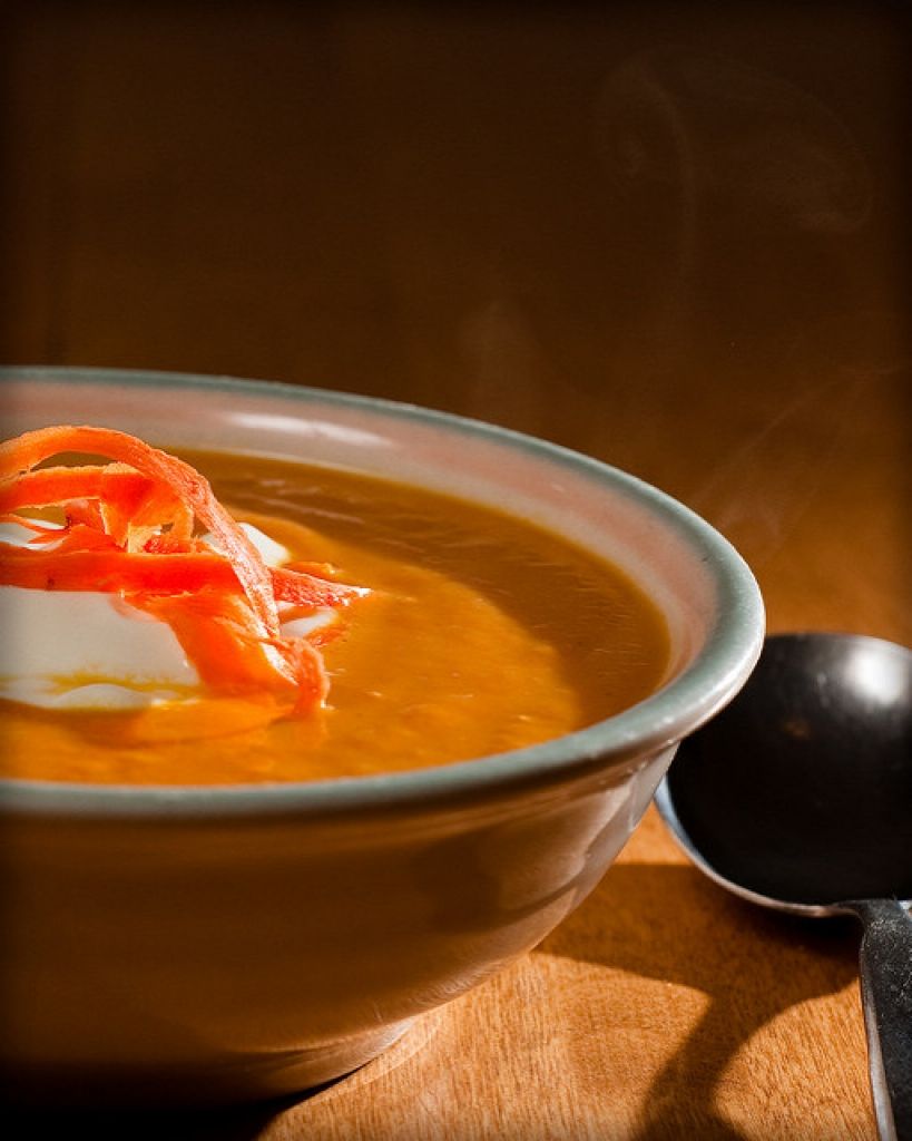 Brīvdienu gardā burkānu un ingvera zupa