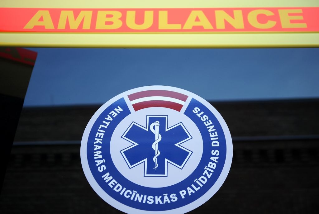 Beidzot noslēgts 3,5 miljonu eiro vērtais līgums par 52 ātrās palīdzības mašīnu piegādi