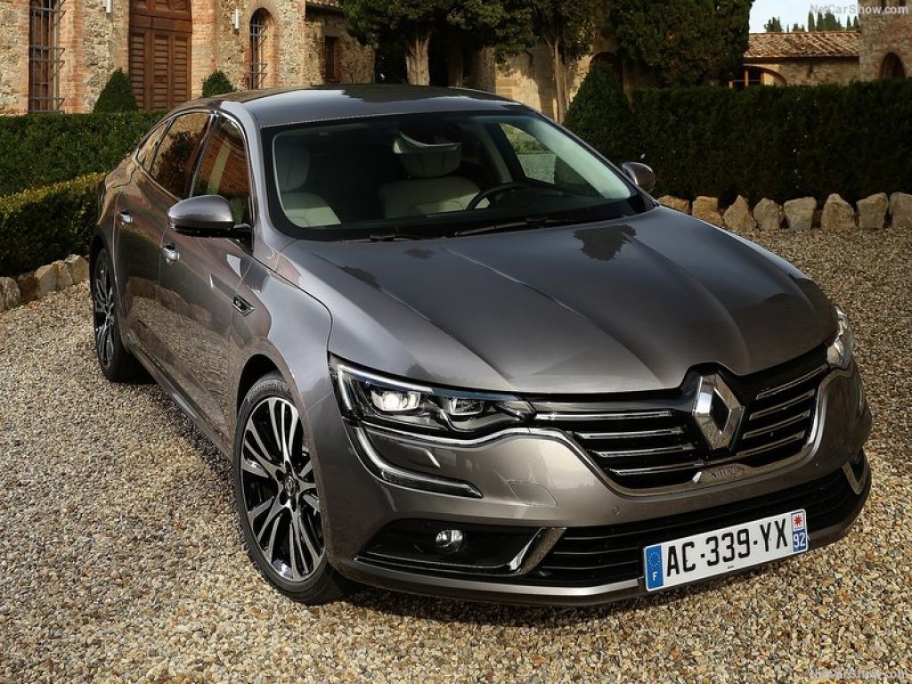 DB testē luksīgāko Renault Talisman sedanu