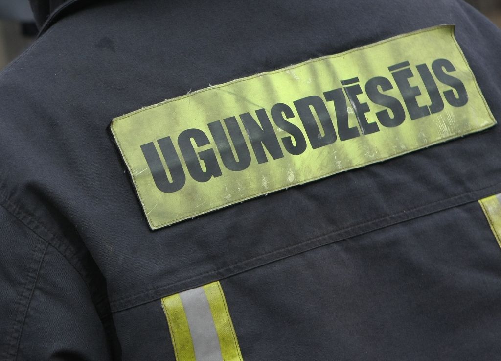 Aizvadītajā diennaktī dzēsti 18 ugunsgrēki