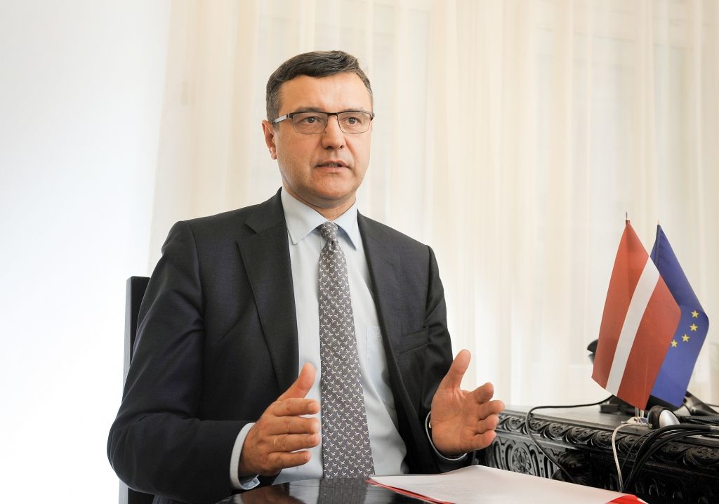 Lai mazinātu iedzīvotāju nabadzību, jāpaveic vēl ļoti daudz