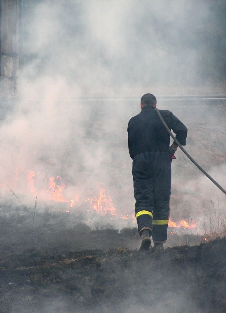 Svētdien Latvijā dzēsti 27 kūlas ugunsgrēki