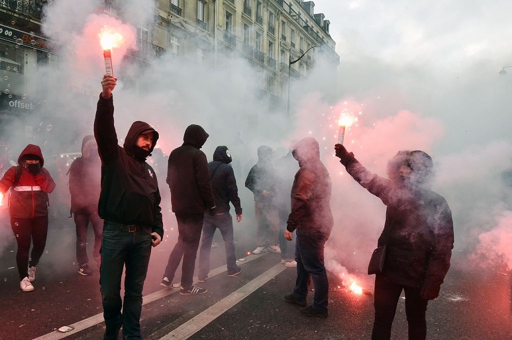Francijas valdība ķeras pie nācijas svētā grāla