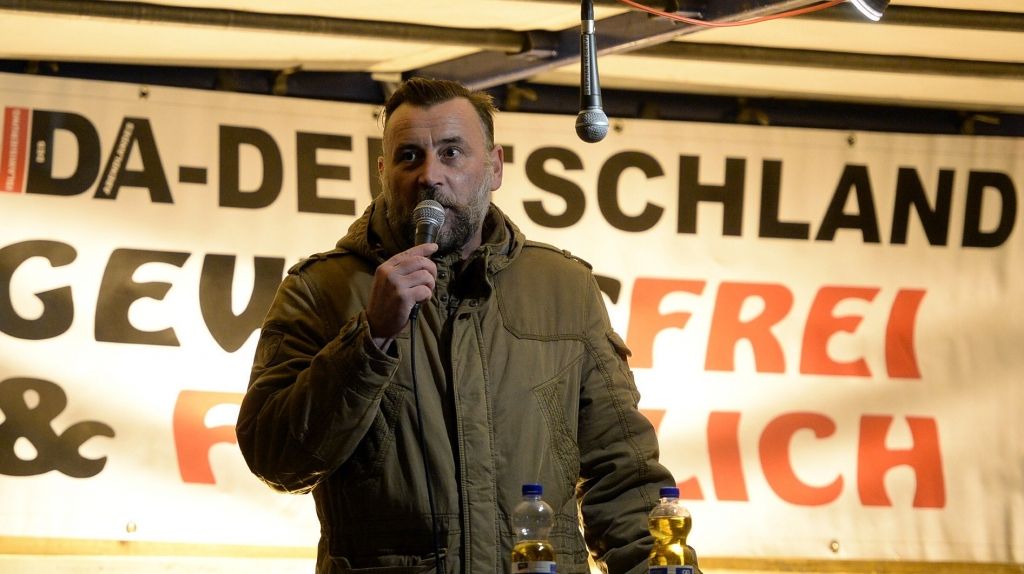PEGIDA dibinātājs izsaukts uz tiesu Vācijā par apsūdzībām naida runā
