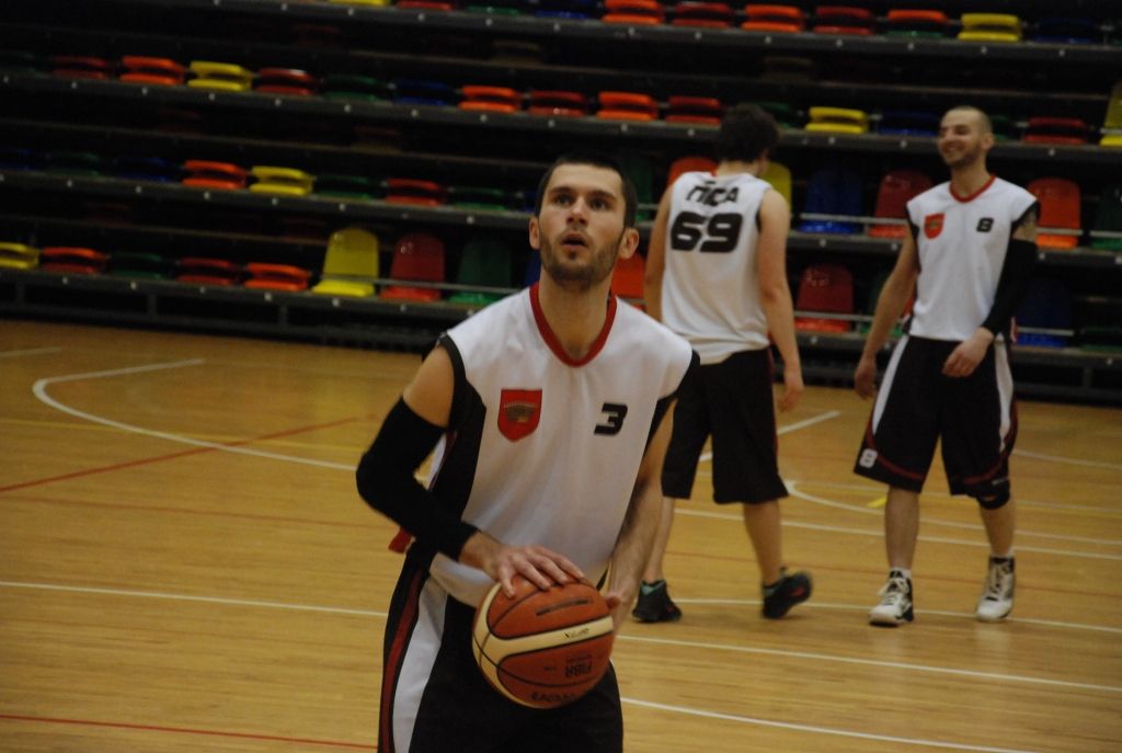 "Nīca" un "Priekule" uzvar Lejaskurzemes novadu čempionāta basketbolā spēlēs