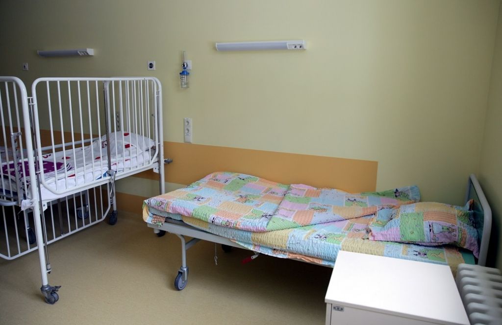 Policija sākusi pārbaudi par palīdzības nesniegšanu bērnu slimnīcā zēnam ar apendicītu