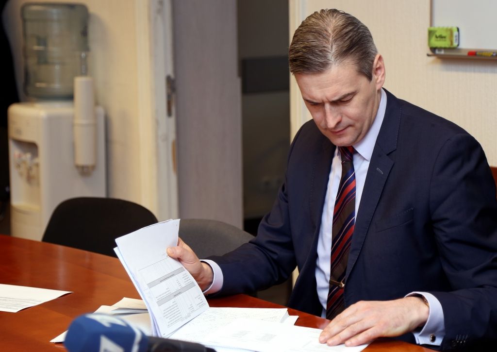 Neziņa par premjera biroja nodokļu maksātājiem