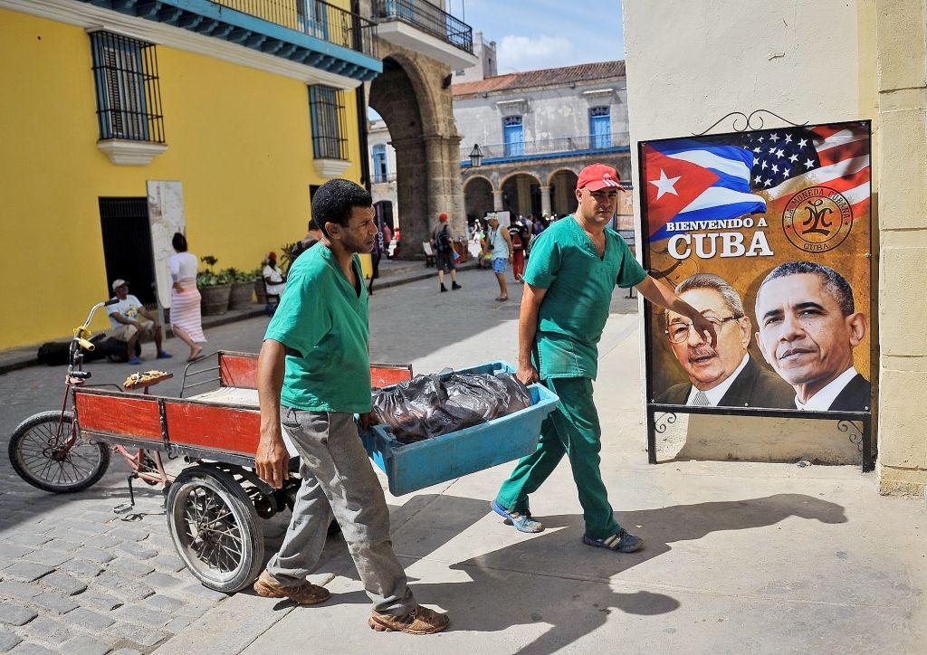 Obama vizītē Havanā mēģina atslēgt Kubu