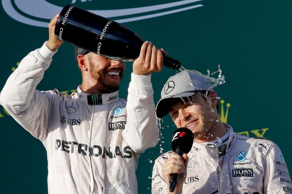 Putniņš: Mercedes neloģiskā dubultuzvara Melburnā