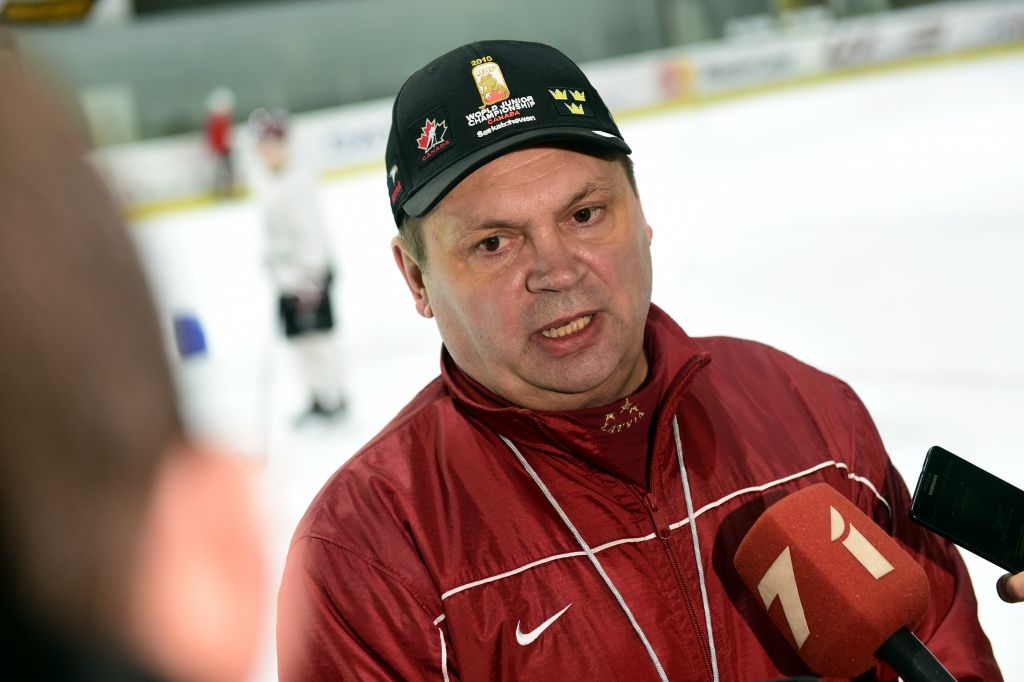 Hokeja izlase sāk gatavošanos PČ: Nezināmo vēl gana daudz