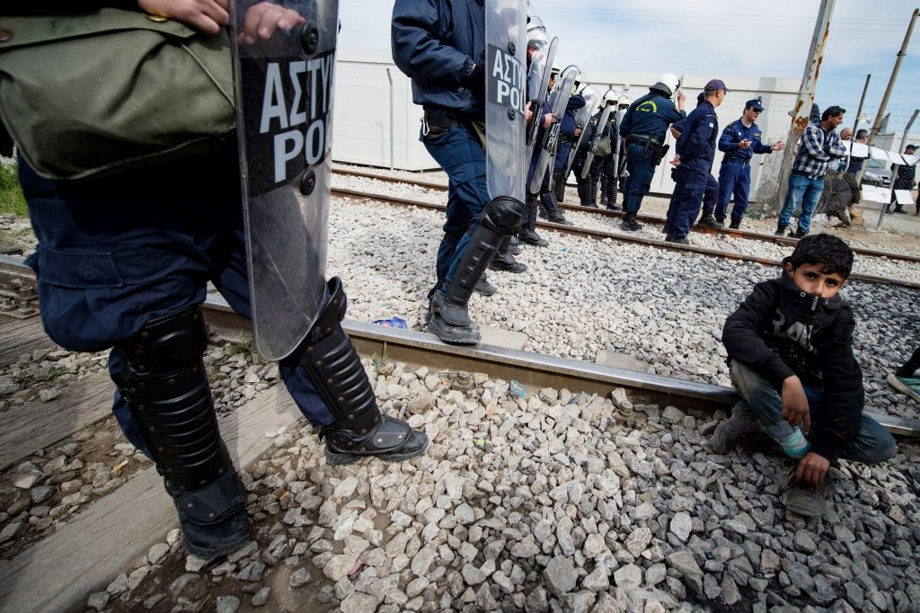 Latvija palīgā Grieķijai gatava nosūtīt 20 policistus un 16 robežsargus