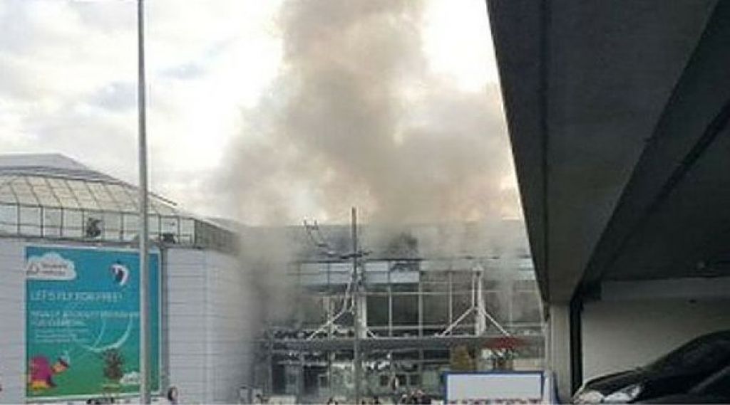 Galveno Briseles lidostu un metro satricina sprādzieni; vismaz 34 upuri (papildināts 18:07)