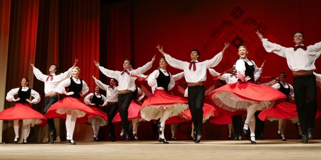 Tautas deju ansamblis "Dancis" ielūdz uz 70 gadu jubilejas koncertu