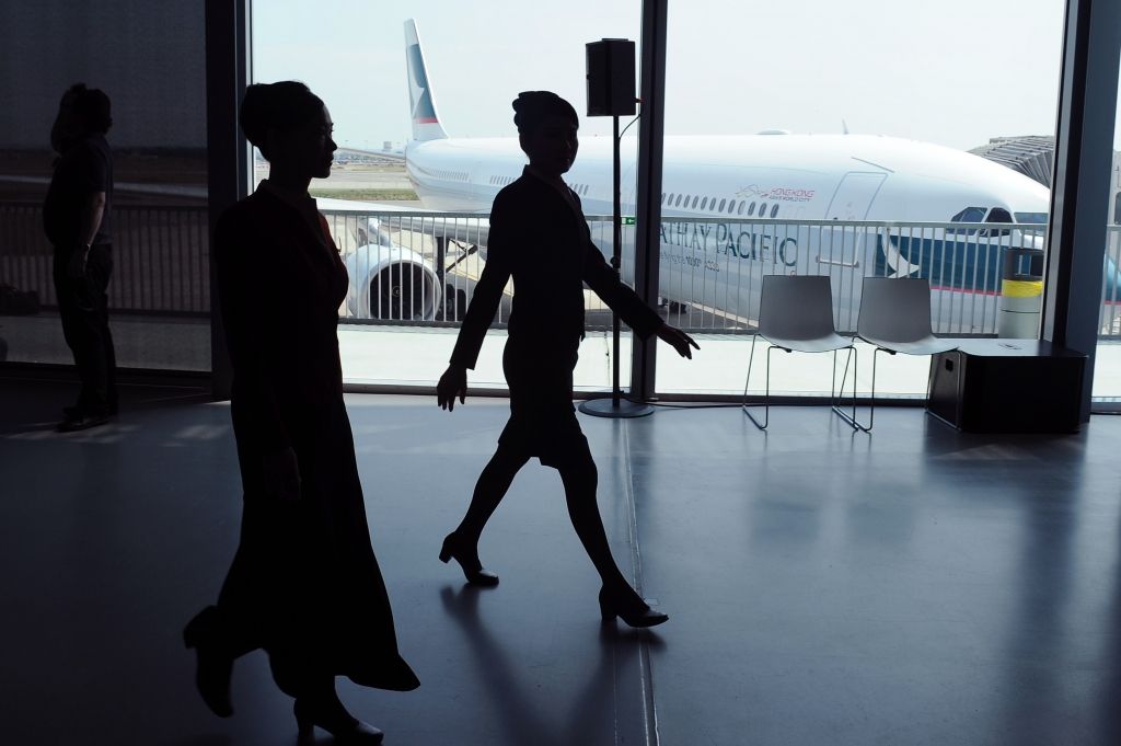 Tulūzas lidostā atkal ielaiž cilvēkus un atsāk lidojumus