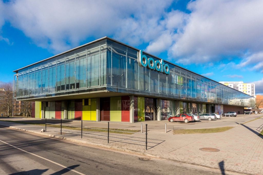Pārdod vienu no lielākajiem Liepājas tirdzniecības centriem