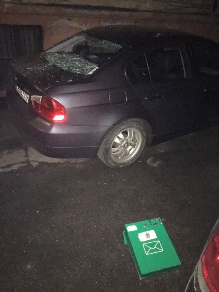 Notverts Kaimiņa auto demolētājs; vīrietim tā bijusi "spontāna rīcība"