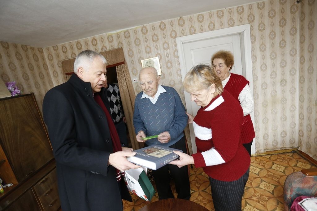 Simtajā jubilejā sveic liepājnieku Petru Vencku