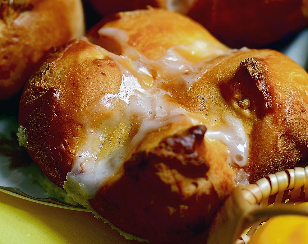 Lielās Piektdienas krustiņmaizītes