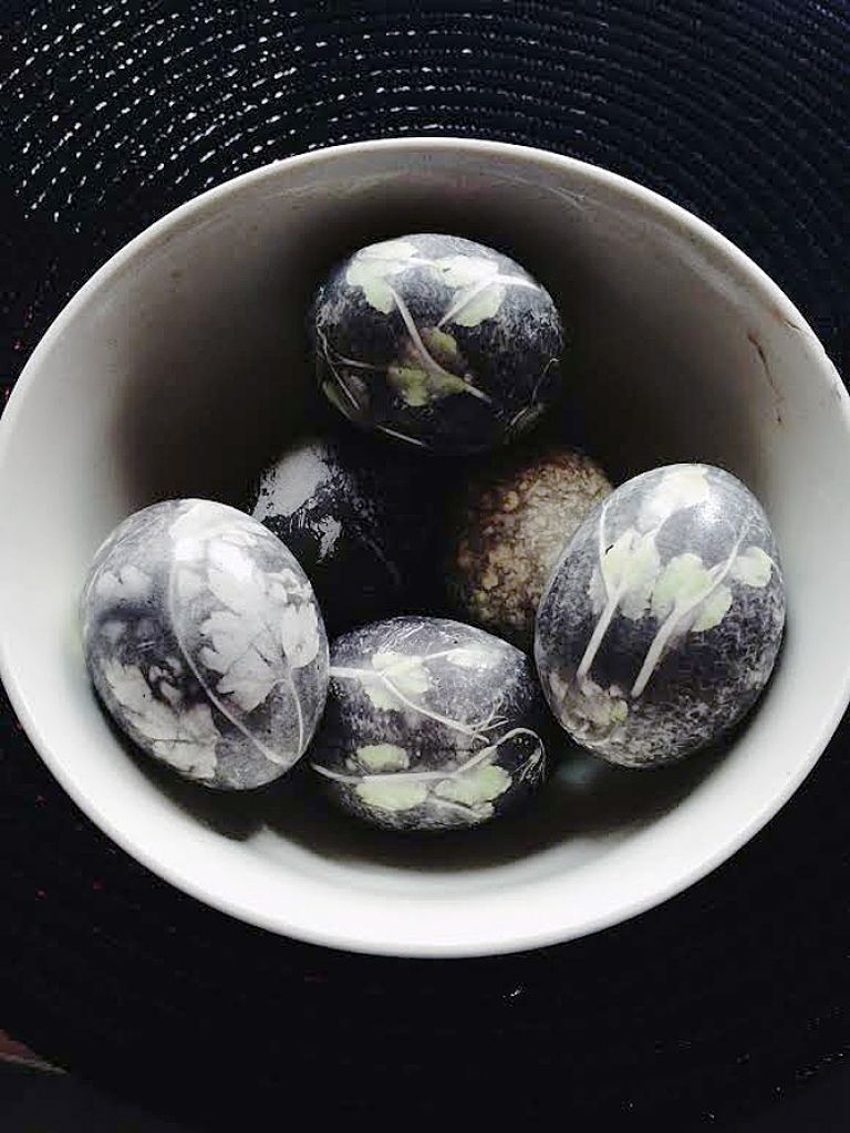 Krāsosim olas zirņos un mellenēs