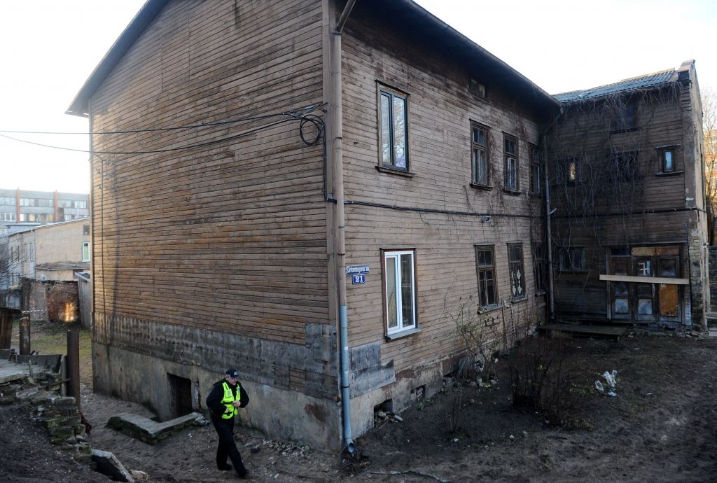 Iebrukušā nama Sarkandaugavā kopīpašniekiem būs jāmeklē 6500 eiro mājas konservācijai