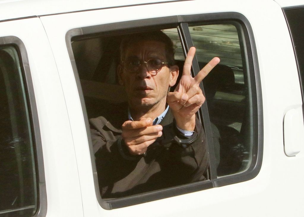 Egypt Air lainera nolaupītājs tiesā izskaidro nozieguma motīvu