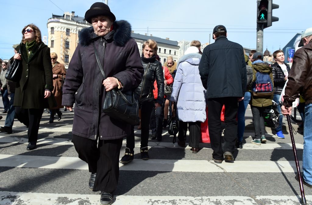 Aptauja: Par piektdaļu pieaudzis ar savu finansiālo situāciju apmierināto rīdzinieku skaits