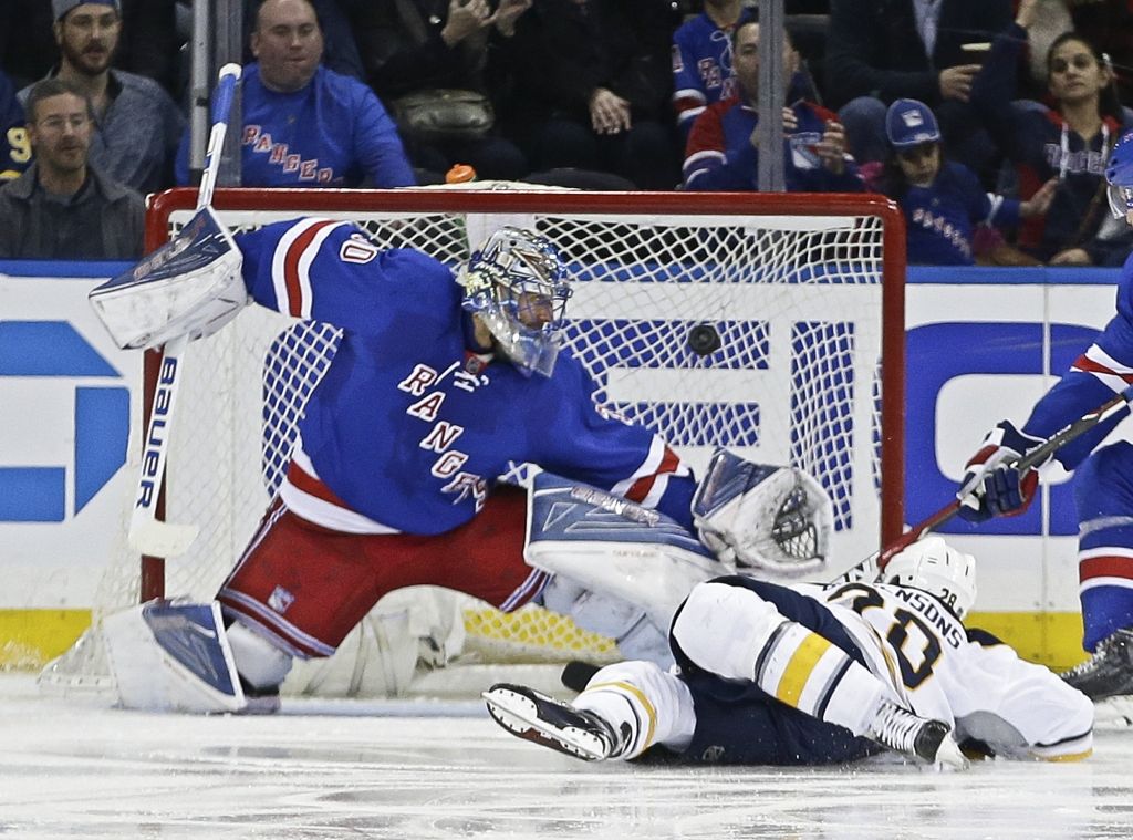 VIDEO: Girgensonam skaisti vārti; Sabres viesos uzveic Rangers