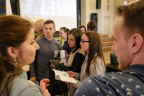 Topošie studenti no visas Latvijas iepazīst Liepājas Universitāti