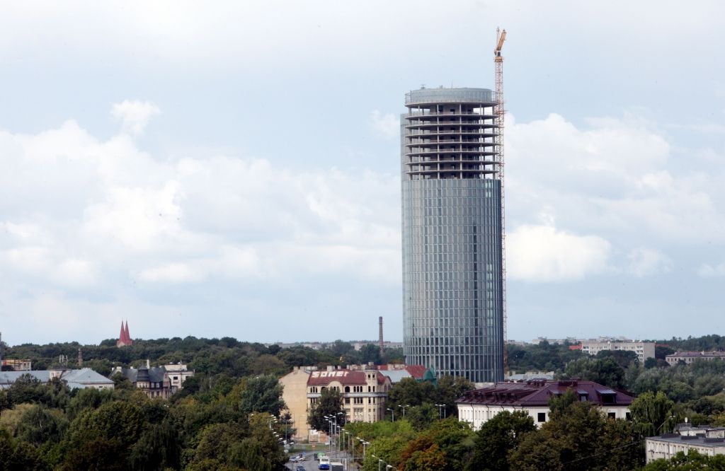 Autovadītājiem Pārdaugavā jārēķinās ar satiksmes ierobežojumiem