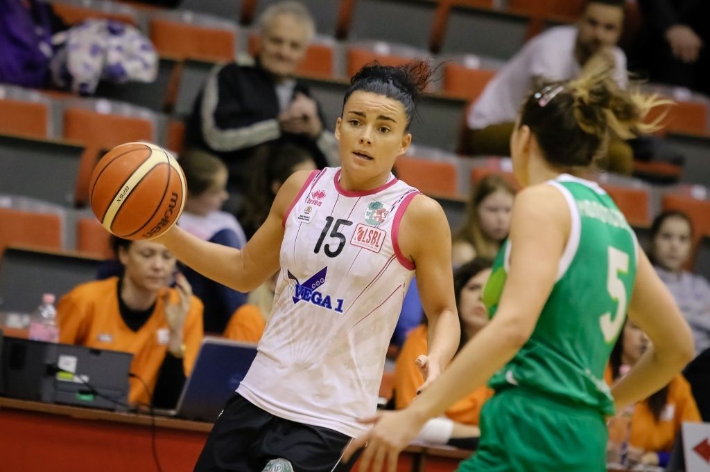 "TTT Rīga" basketbolistes spēlēs apvienotā čempionāta finālā; "Vega 1"/"Liepāja" cīnīsies par bronzu