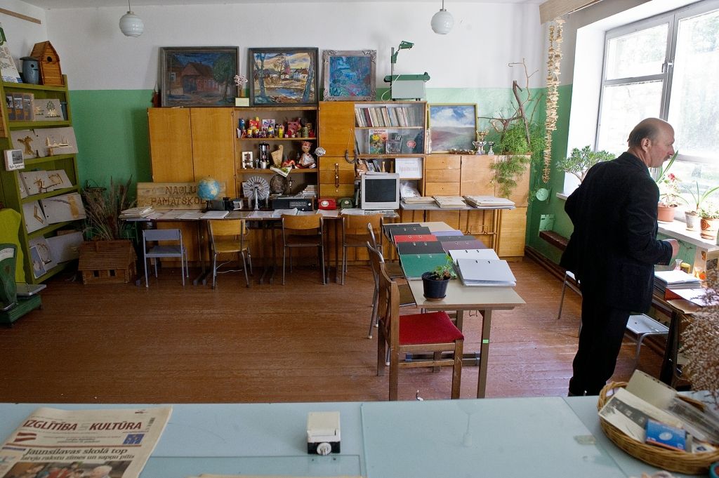 Nav viegli izdomāt, ko likt bijušo skolu ēkās