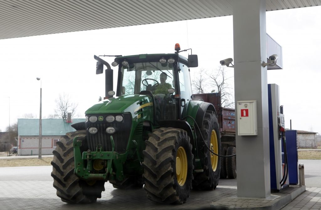 Sāks stingrāk kontrolēt bezakcīzes degvielas izmantošanu mežu darbos