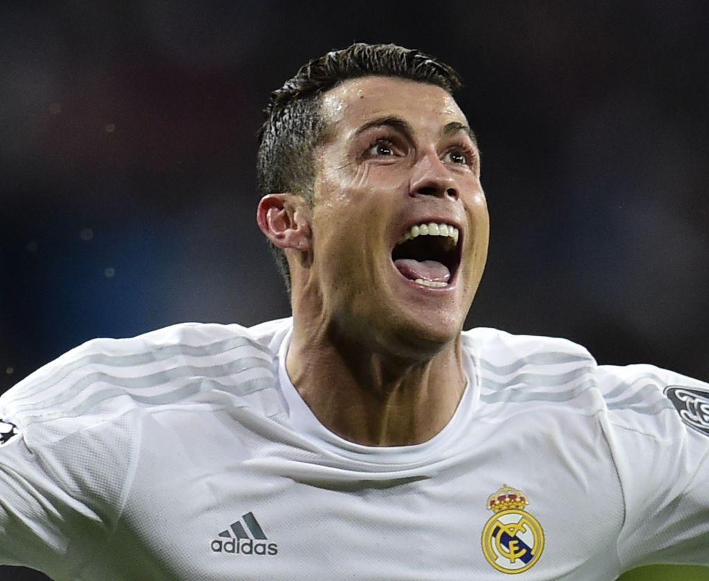 Ronaldu trīs gūtie vārti ieved Madrides Real UEFA Čempionu līgas pusfinālā