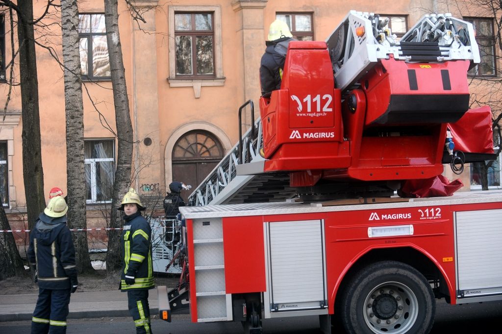 Trešo diennakti pēc kārtas ugunsnelaimes prasījušas cilvēku upurus
