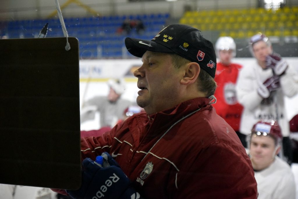 Pastiprinātā Latvijas hokeja izlase pārbaudes spēlē Rīgā uzņem Baltkrieviju