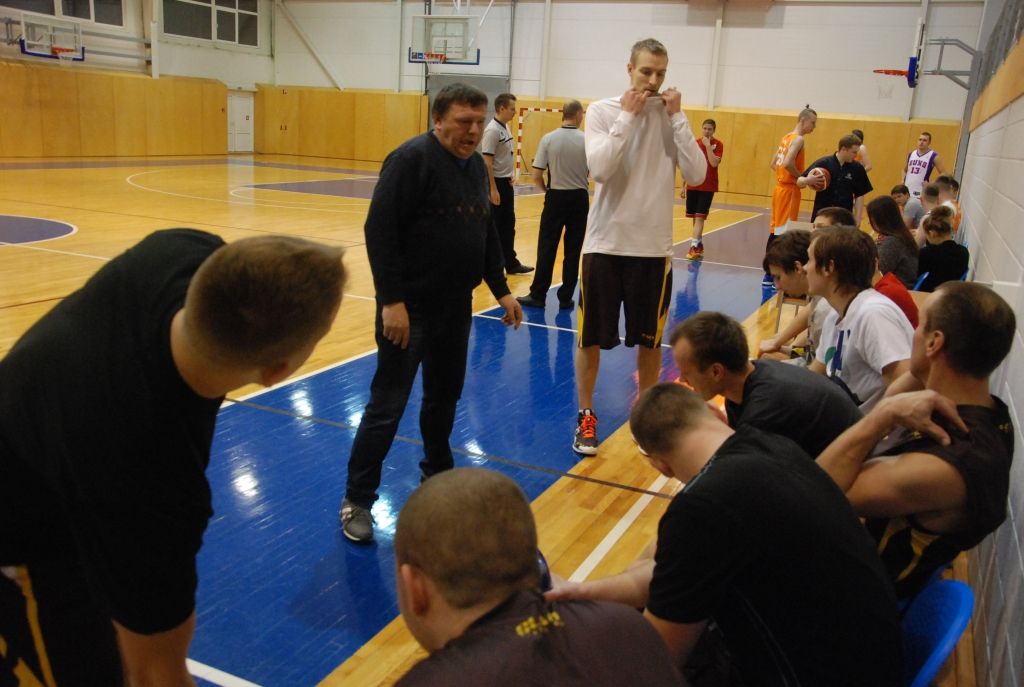 "Dunika" vēlreiz pārspēj "Kalētus" un iekļūst Lejaskurzemes novadu čempionāta pusfinālā