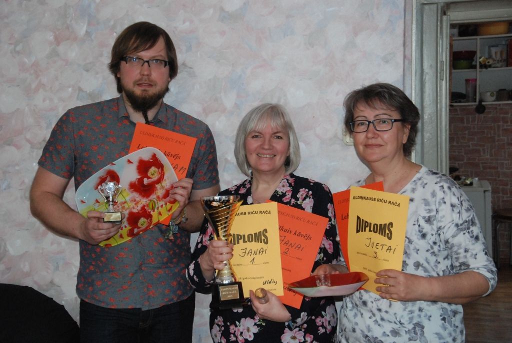 FOTO: Jana Egle kļūst par trīskārtēju Uldiņkausa čempioni riču račā