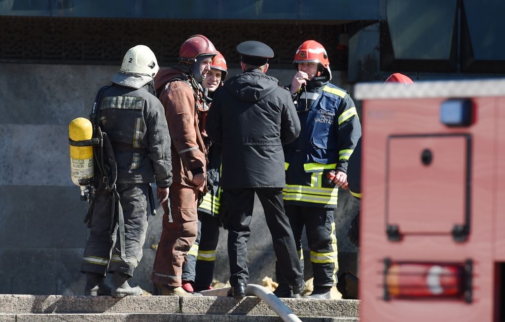 Traģiskā ugunsnelaimē Salaspilī trīs bojāgājušie; novadam palīdzēs valdība 