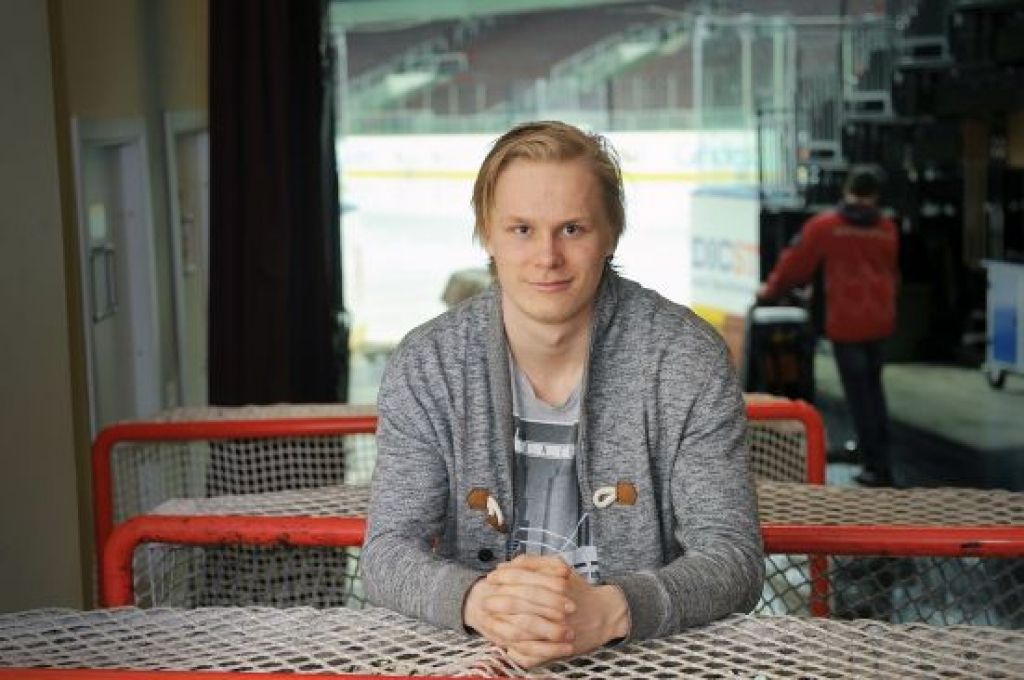 Ābols, kurš nekrita tālu no ābeles