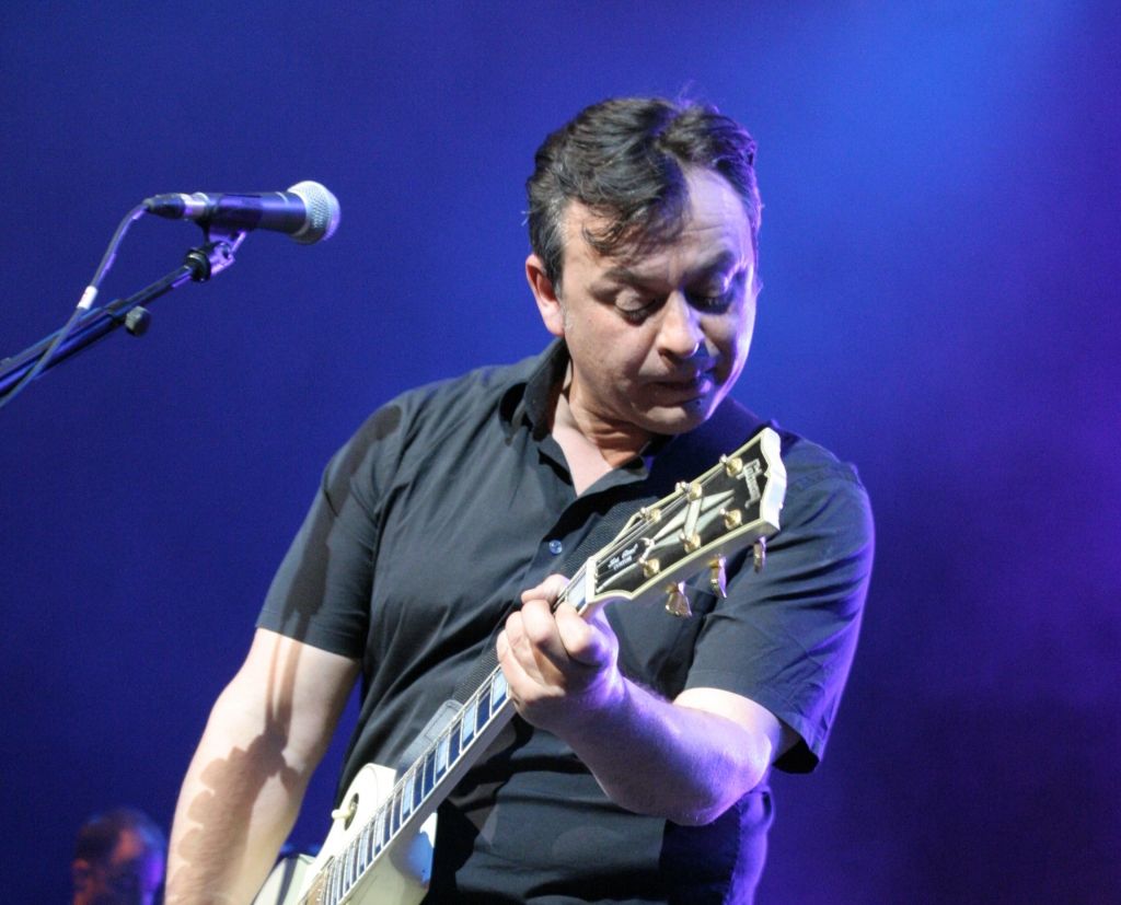 Manic Street Preachers koncerts Tallinā. Lietussargus izmest!