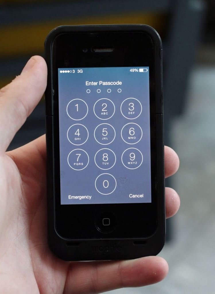 Apple pērnā gada otrajā pusē saņēmusi 30 000 prasību piekļūt informācijai tās ierīcēs