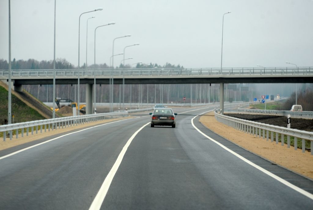 FOTO: Kārtējā traģiskā avārija uz Tīnūžu-Kokneses šosejas