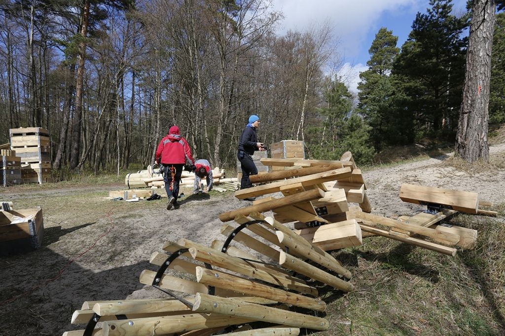 FOTO: Karostā top Liepājas piedzīvojumu parks Tarzāns
