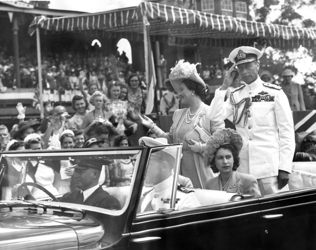 FOTO: Elizabetei II - 90. Karalienes dzīve senos un ne tik senos attēlos