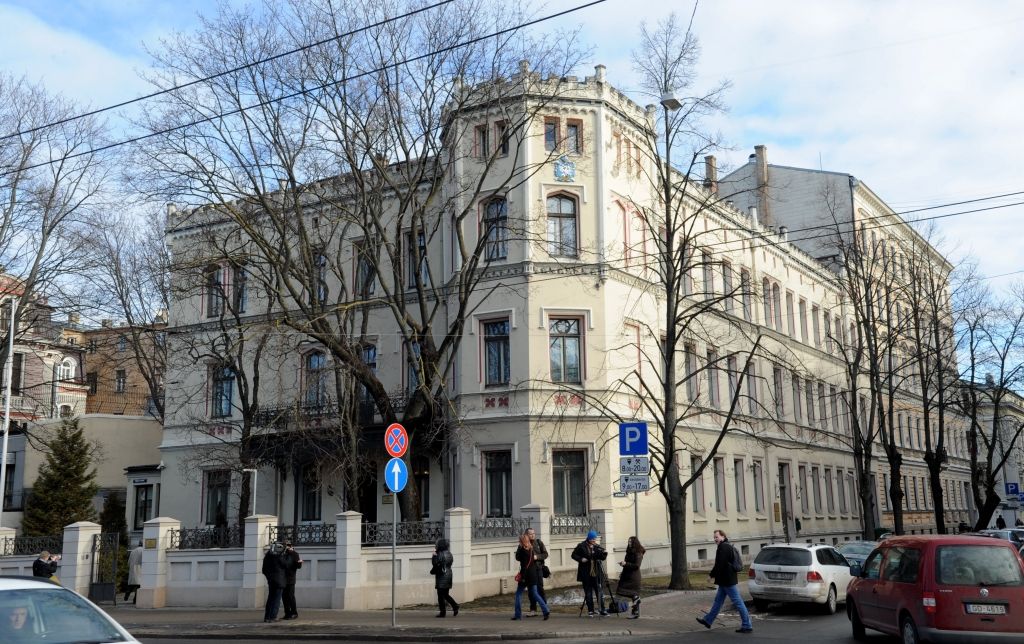 ST: Pensijas kapitāla indeksa piesaiste valsts ekonomikas svārstībām nav cilvēktiesību pārkāpumu